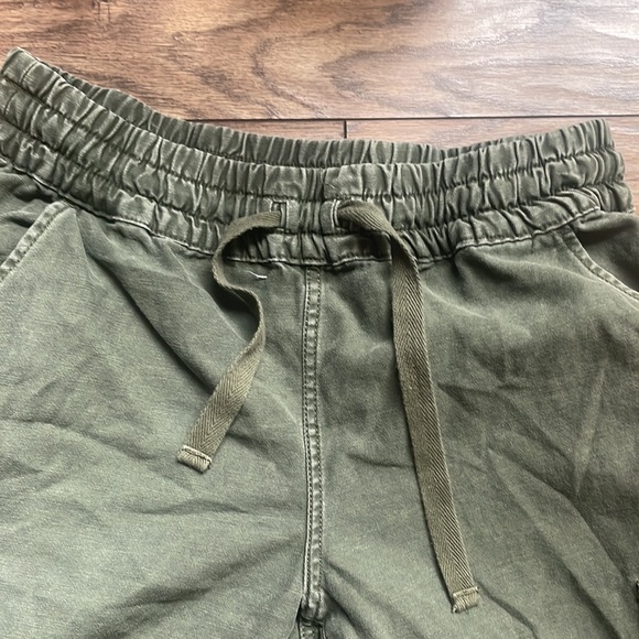 ARITIZIA CARGO PANTS - Picture 2 of 3